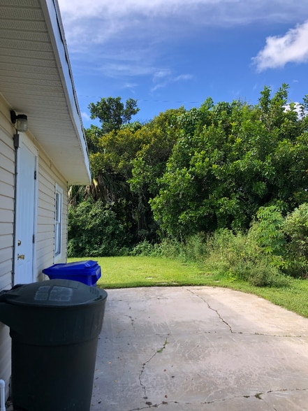 Building Photo - 3318 Thomas St