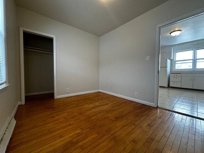 Building Photo - 1017 N Webster Ave