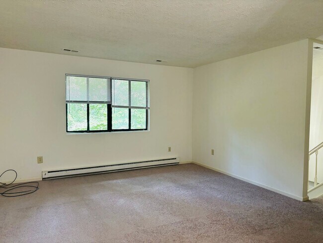 Building Photo - 1813 Gardenspring Dr