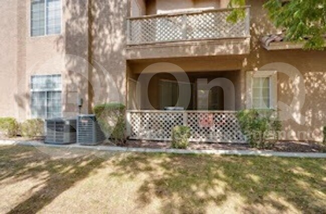 Building Photo - 1633 E Lakeside Dr