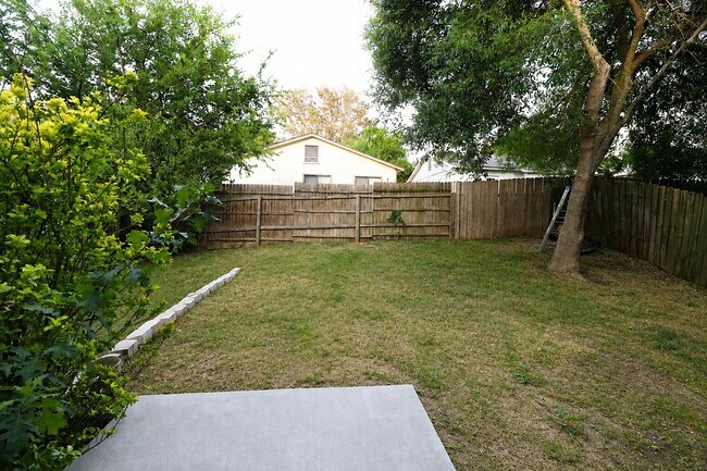 Building Photo - 13026 Cavern Park Dr