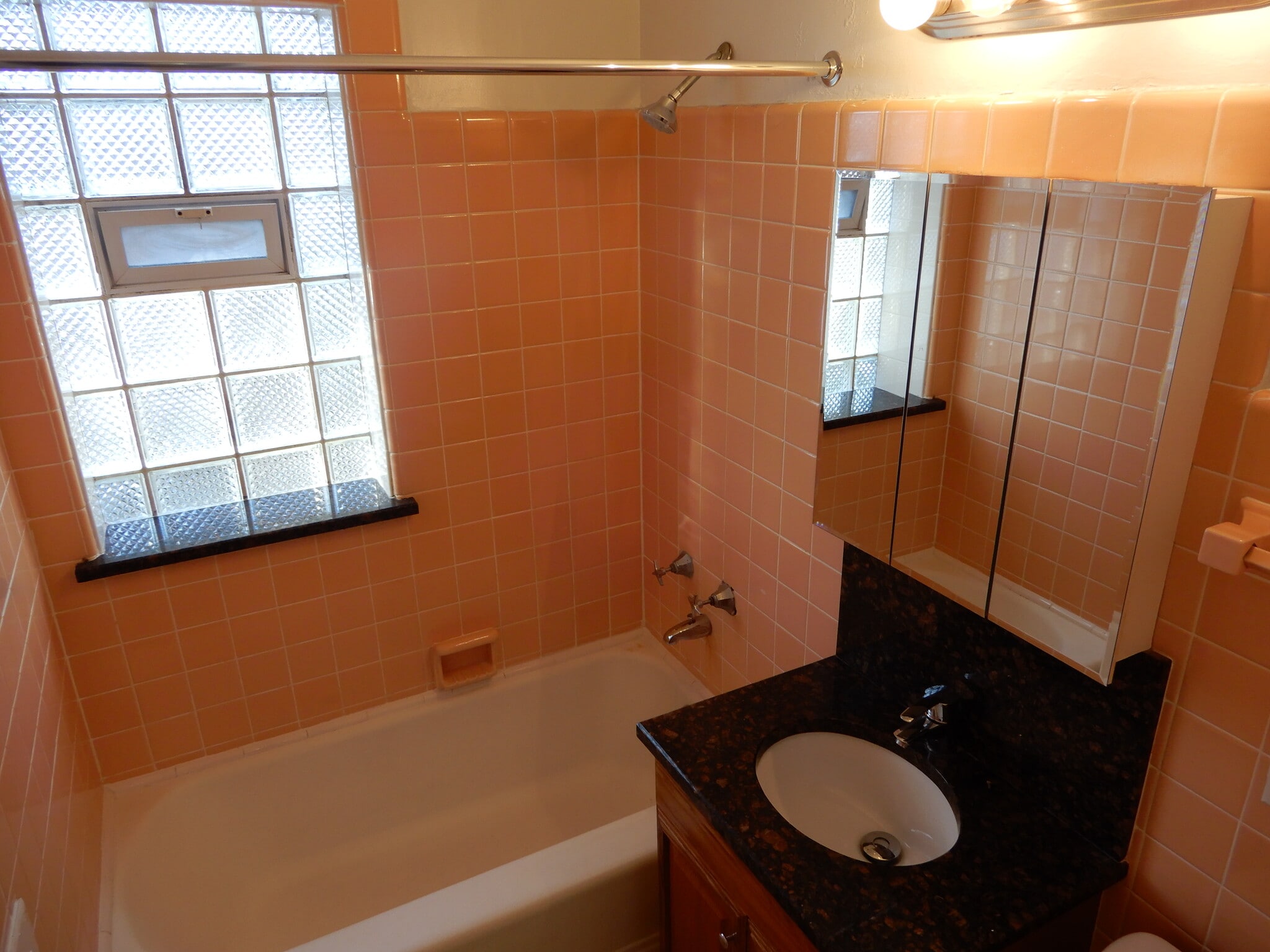 Building Photo - 1526 N Harlem Ave