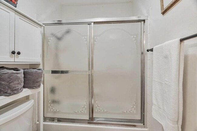 Building Photo - 247 N Capitol Ave