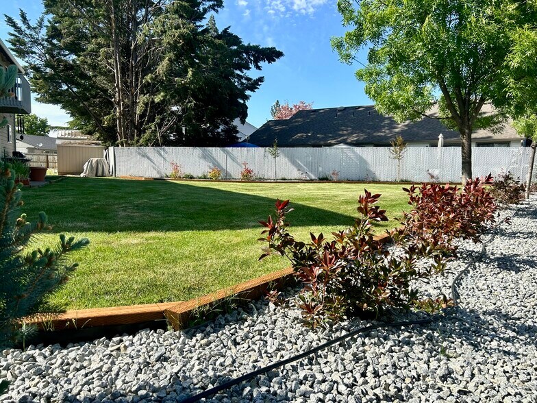 Building Photo - 583 Van Wey Cir