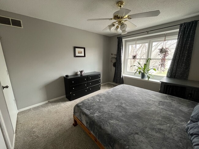 Building Photo - 2319 10th St