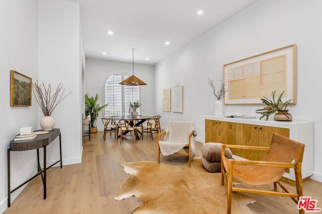 Building Photo - 14234 Dickens St