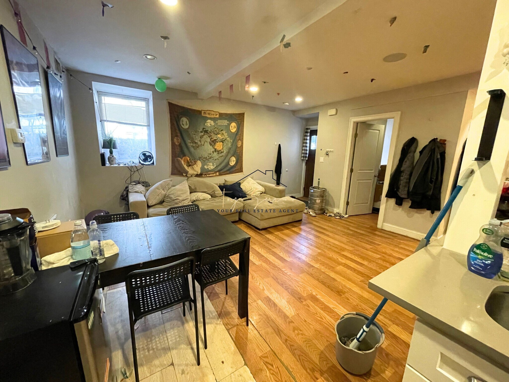 Building Photo - 723 Parker St