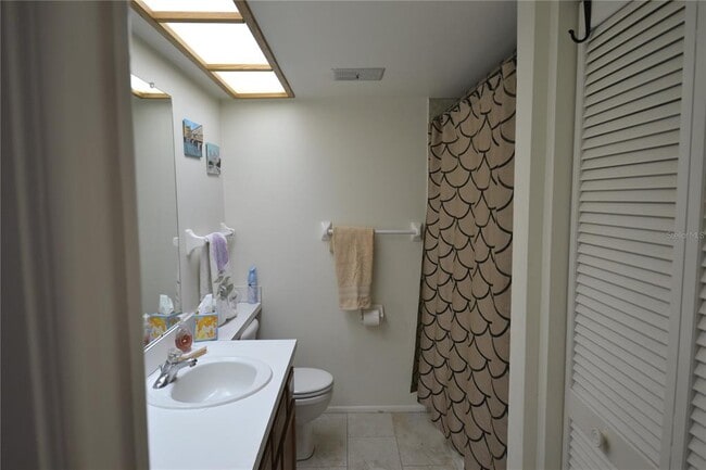 Building Photo - 336 Woodlake Wynde