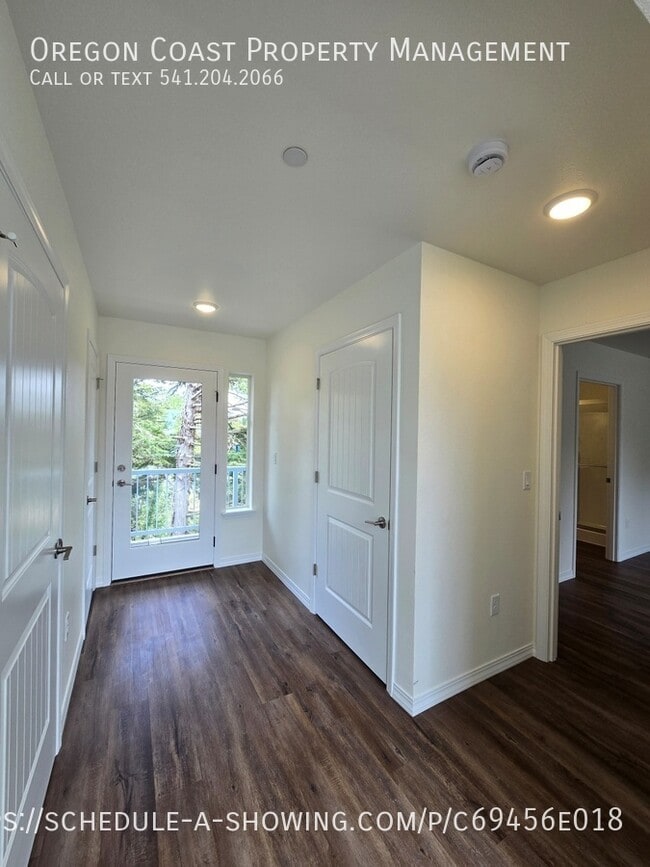 Building Photo - 4822 SW 48th Ct