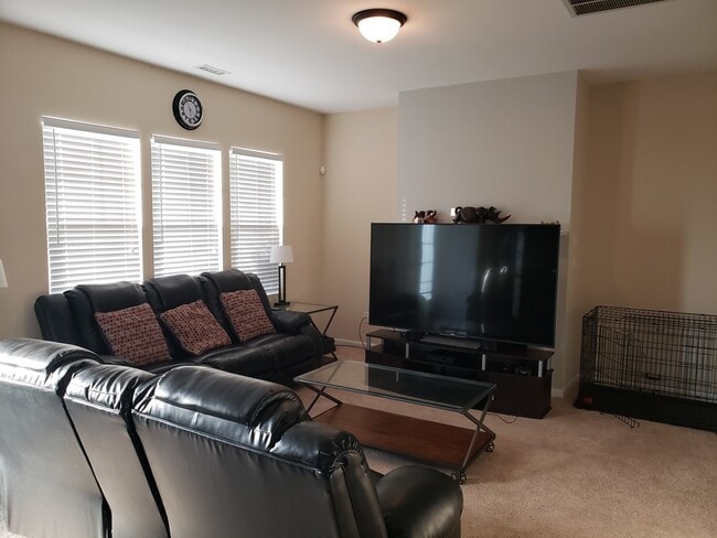 Building Photo - Unfurnished 3 Bedroom 2.5 bath home in The Landing at Mill Creek