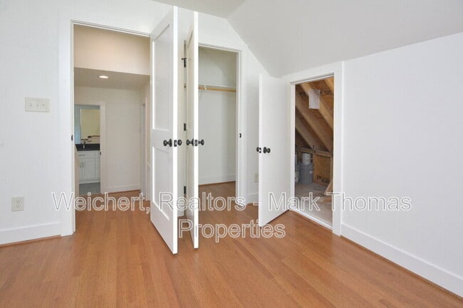 Building Photo - 2314 Stroller Ave