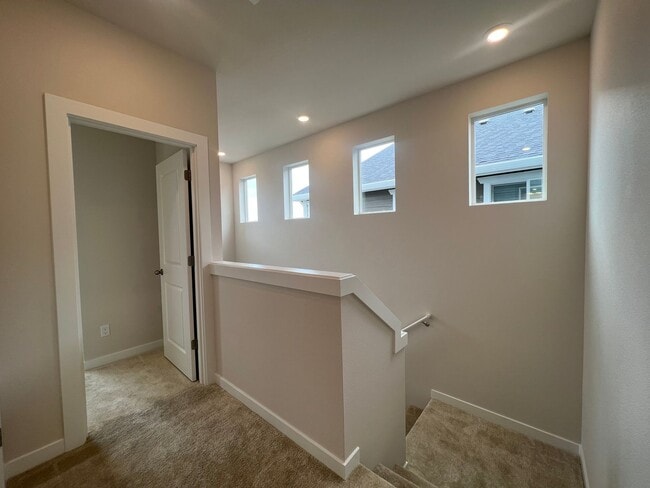Building Photo - SHOWING 6/7 or SOONER with Advance Appoint...