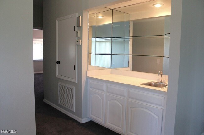 Building Photo - 16561 Heron Coach Way