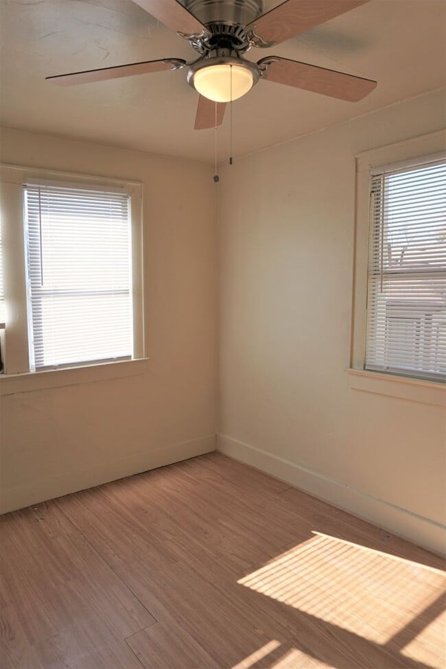 Building Photo - 523 SW 26