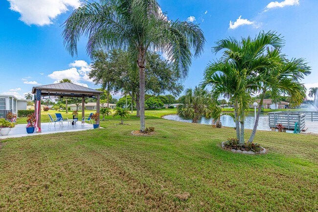 Building Photo - 180 High Point Terrace E