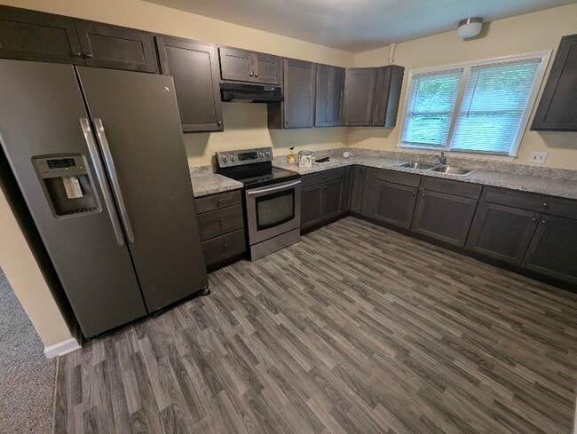 Building Photo - 4459 Ellison Ave