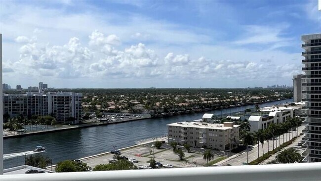 Building Photo - 3001 S Ocean Dr