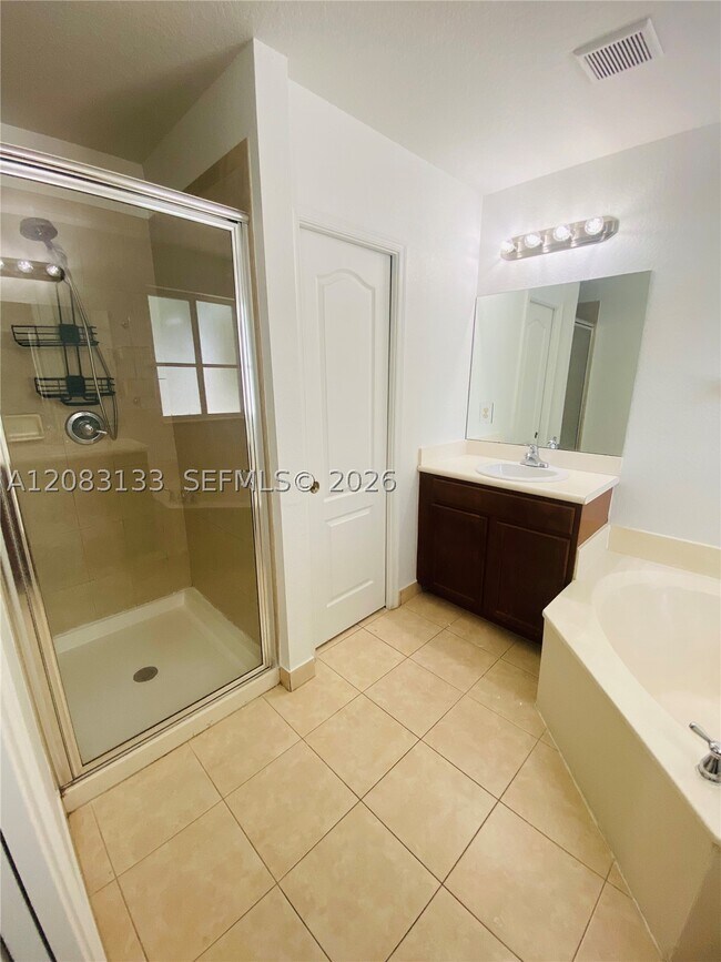 Building Photo - 21401 NW 13th Ct