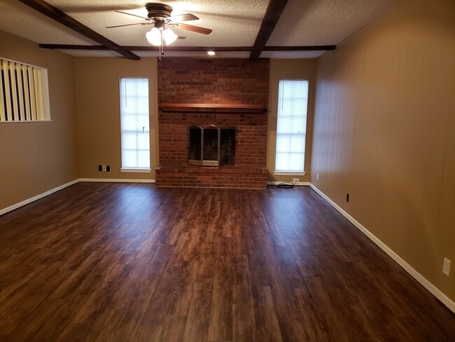 Building Photo - 3410 Reno Dr