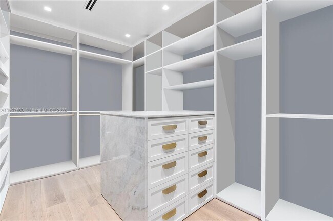 Building Photo - 607 Melaleuca Ln