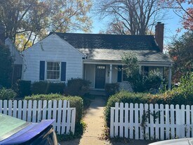 Building Photo - 302 Robertson Ave