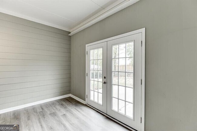 Building Photo - 145 Alexander Ln