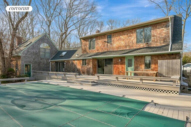 Building Photo - 320 Edge of Woods Rd