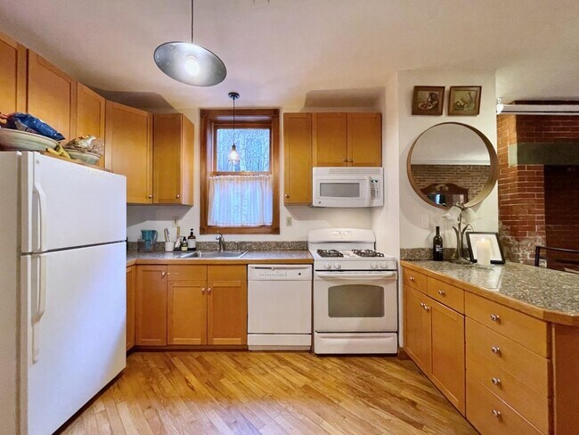Building Photo - 448 Jersey Ave
