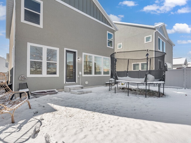 Building Photo - 4638 Tulip Ln