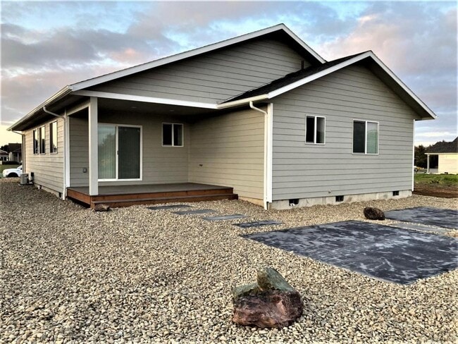 Building Photo - 719 Seacrest Dr