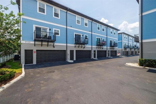 Building Photo - 3120 W Azeele St