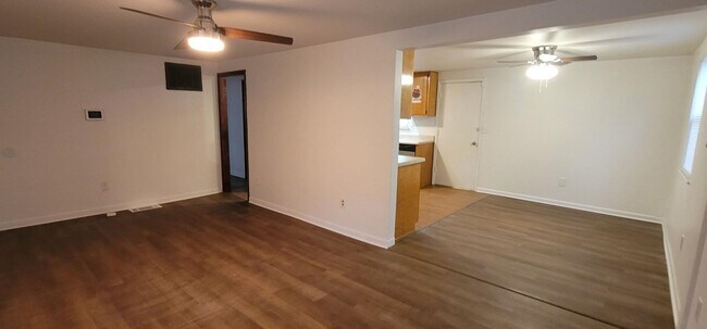 Building Photo - 1210 Carson Dr