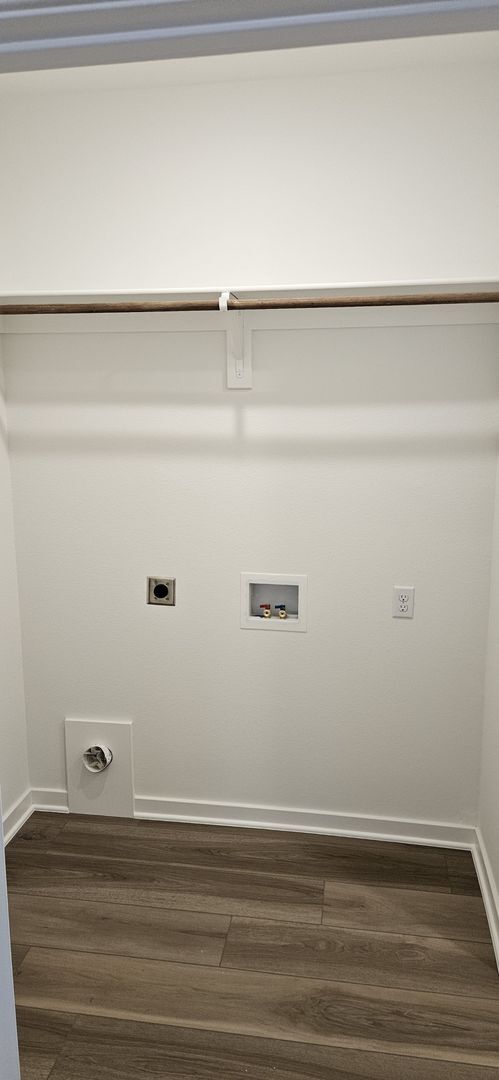 Building Photo - 1378 W Mt Comfort Rd