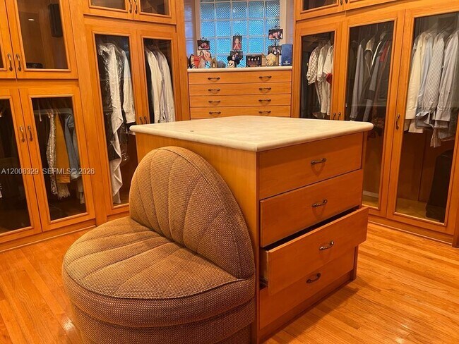 Building Photo - 2534 Poinciana Dr