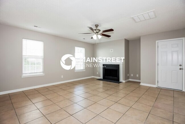 Building Photo - 4 Bedroom Pet-Friendly Home in Charlotte, NC with Main Street Renewal