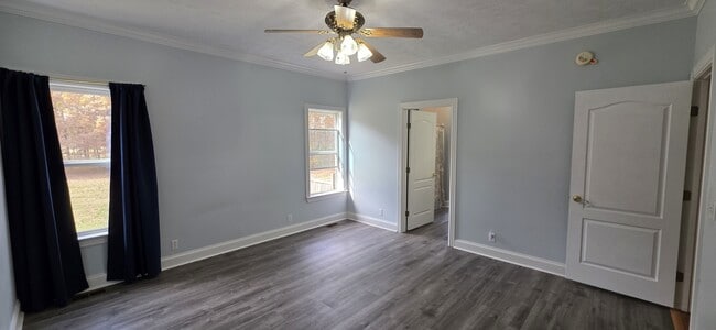 Building Photo - 789 Old Prospect Rd