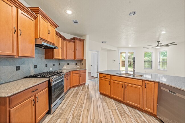 Building Photo - 15623 Harris Canyon Ln