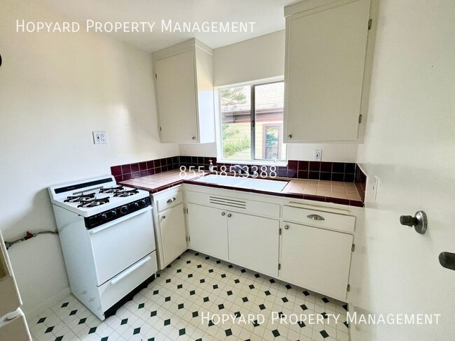 Building Photo - Centrally Located 2 Bedroom In Berkeley