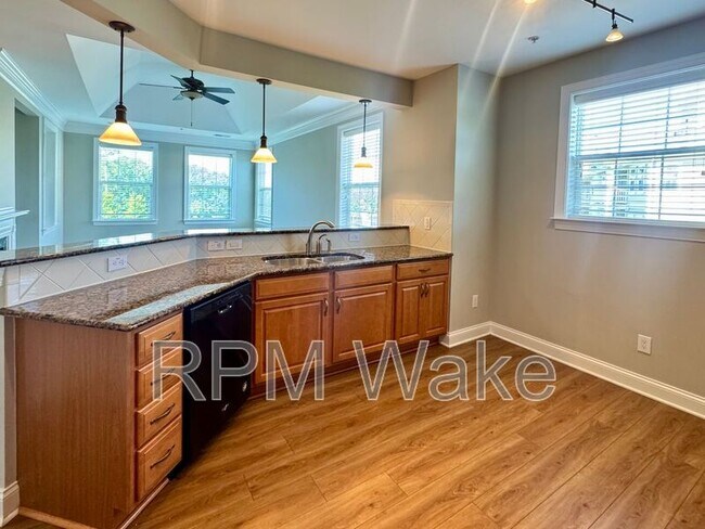 Building Photo - 10411 Rosegate Ct