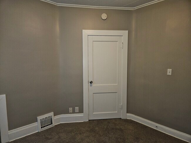 Building Photo - 1527 Niles Ave