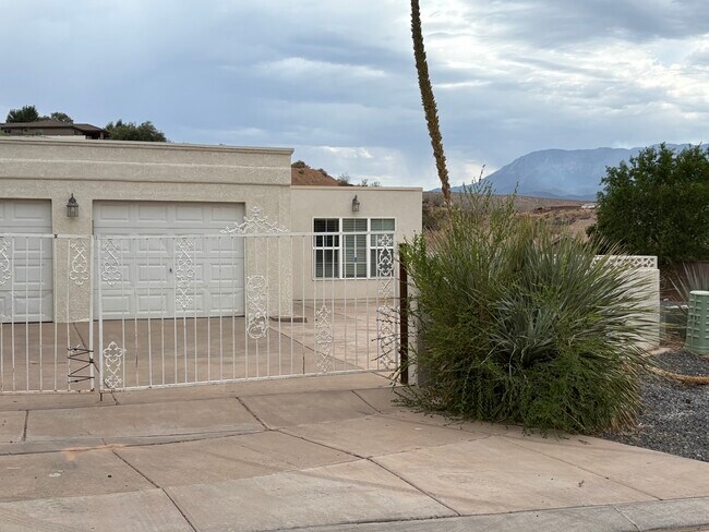 Building Photo - 671 N 275 W