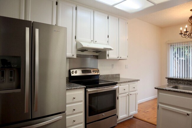 Building Photo - Beautiful Single Family Home in Niles Dist...