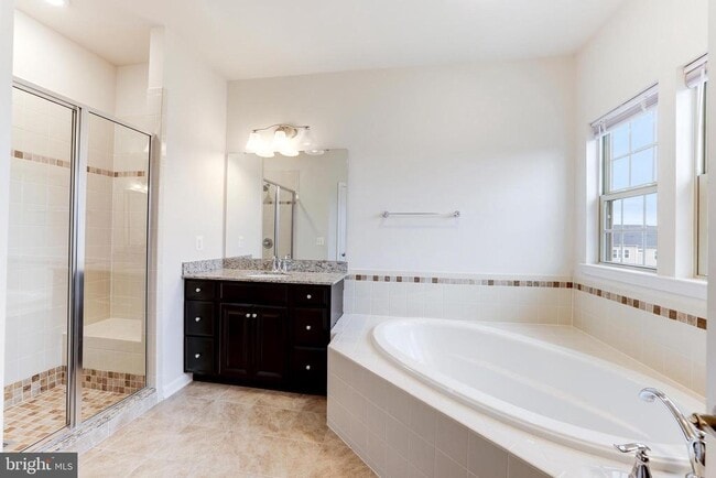 Building Photo - 7071 Darbey Knoll Dr