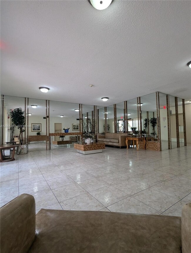 Building Photo - 16751 NE 9th Ave