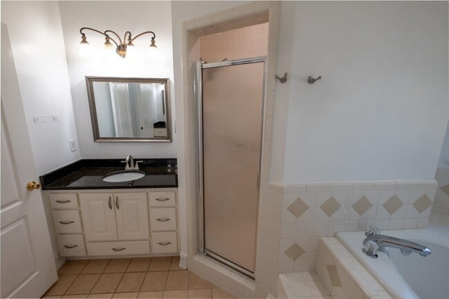 Building Photo - 3510 Gardenview Way