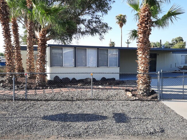 Building Photo - 2 Bedroom/2Bath Mobile home with Arizona Room and Fully Fenced Yard.