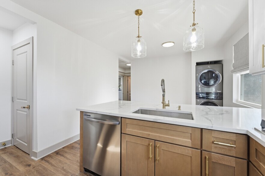 Building Photo - 3615 Kenmar Rd