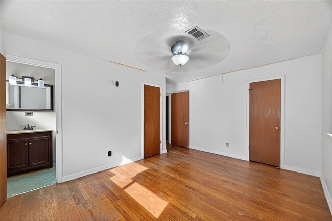 Building Photo - 2609 Raspberry Ln