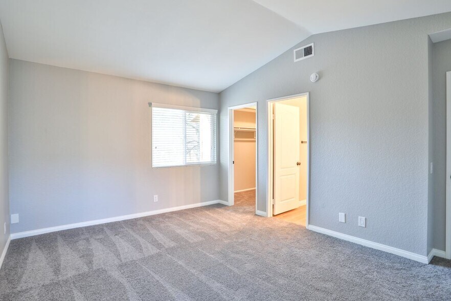 Building Photo - 9369 Silverleaf Way