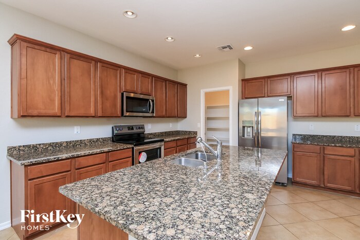 Building Photo - 32874 N Pebble Creek Dr